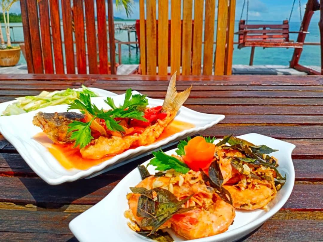 Parapat Water Village Resort 셈포르나 외부 사진